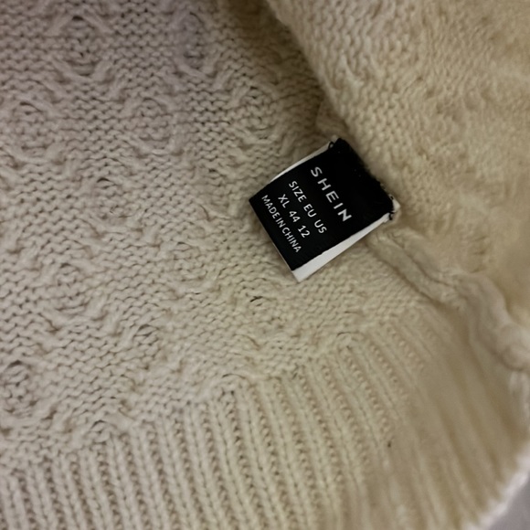 Sweater vest (folklore vibes!) - Picture 2 of 3